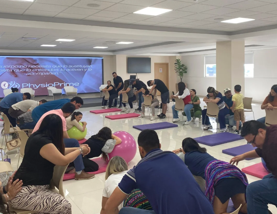 Taller grupal de movimiento consciente y preparación al parto en UMaMa